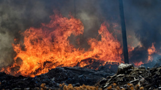 Ανεξέλεγκτη η φωτιά στη Θάσο - Κινδυνεύει ο οικισμός Θεολόγος - Εκκενώθηκαν Μονές