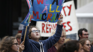 Χιλιάδες πολίτες διαδήλωσαν στο Λονδίνο υπέρ των προσφύγων