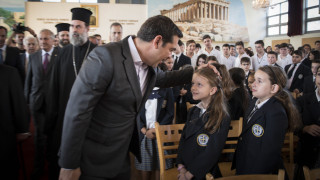 Τσίπρας προς ομογενείς μαθητές: «Να είστε περήφανοι που είστε Έλληνες»