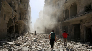 Συρία: Φονικές αεροπορικές επιδρομές στο Χαλέπι, διπλωματικός «πόλεμος» στον ΟΗΕ