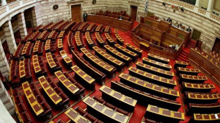 45 γυναίκες βουλευτές ζητούν κάλυψη των δαπανών ψηφιακής μαστογραφίας