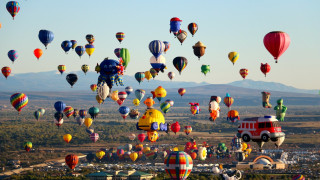 Θέαμα και περιπέτεια στο μεγαλύτερο φεστιβάλ αερόστατου στον κόσμο