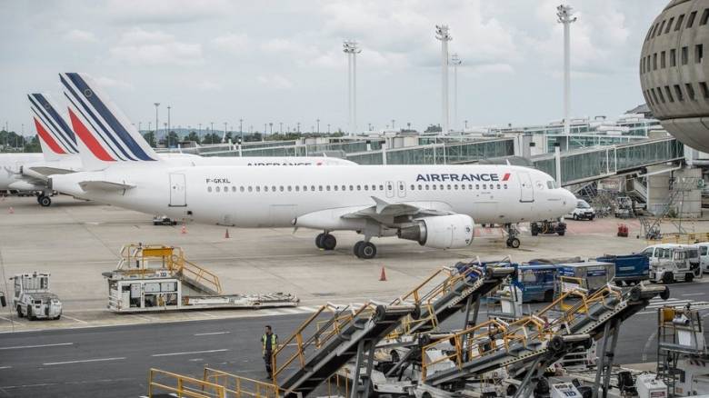 «Περίεργα» περιστατικά έθεσαν σε επιφυλακή για τρομοκρατικό χτύπημα την Air France