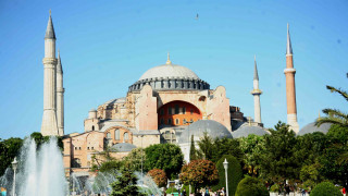 Μόνιμο ιμάμη στην Αγιά Σοφιά διόρισε η Τουρκία