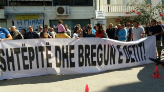 Χειμάρρα: συγκέντρωση διαμαρτυρίας ομογενών για την κατεδάφιση των σπιτιών τους (vid)