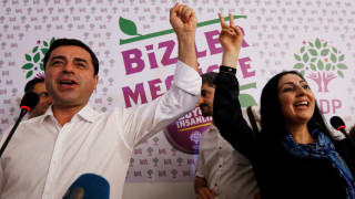 Τουρκία: Συνέλαβαν ηγέτες και βουλευτές του φιλοκουρδικού κόμματος HDP