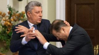 Βουλευτές της Ουκρανίας ανταλλάσουν γροθιές μέσα στο κοινοβούλιο (pics&vid)