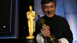 200 ταινίες και άπειρα σπασμένα κόκκαλα μετά, ο Τζάκι Τσαν τιμήθηκε με Όσκαρ