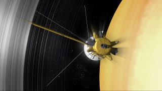Το Cassini ετοιμάζεται για τις πιο κοντινές «βουτιές» στον Κρόνο