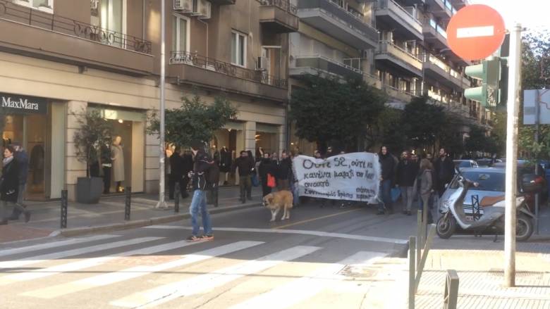 Θεσσαλονίκη: Πορεία διαμαρτυρίας κατά της κυριακάτικης εργασίας (pic+vid)
