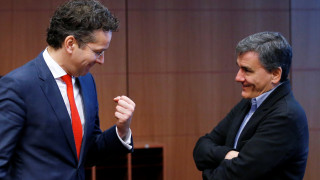 Η Ευρωζώνη παγώνει τα μέτρα για το ελληνικό χρέος