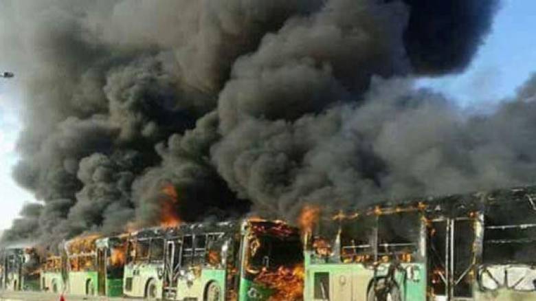 Χαλέπι: Έκαψαν λεωφορεία που απομάκρυναν αμάχους (pics&vid)