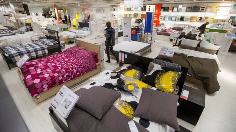 IKEA: Σταματήστε να κοιμάστε στα καταστήματά μας