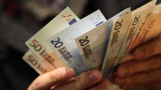 Ξεπέρασαν κατά 3,6 δισ. ευρώ το στόχο τα φορολογικά έσοδα