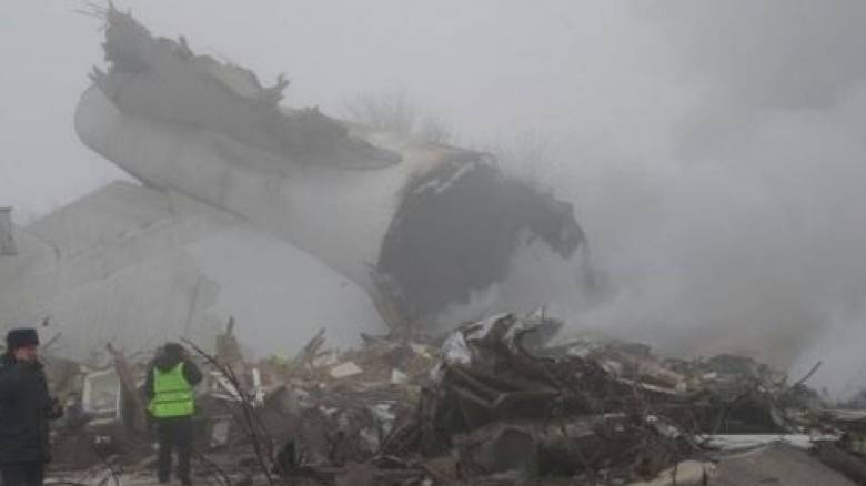 Συνετρίβη αεροπλάνο στο Κιργιστάν - Δεκάδες νεκροί (pics&vid)