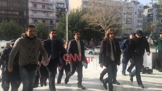 Εμπλοκή με την απόφαση για τους οκτώ Τούρκους αξιωματικούς