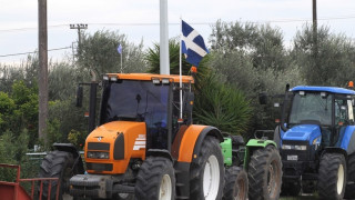 Αγρότες έκλεισαν τις Ε.Ο. Πατρών-Κορίνθου και Αντιρρίου-Ιωαννίνων