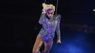 Super Bowl: Δείτε τη Lady Gaga να μην κάνει πολιτική στο Χιούστον