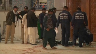 Πακιστάν: Δεκάδες νεκροί σε επιχειρήσεις μετά το νέο μακελειό σε τέμενος