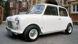 Γιατί φτιάχνονται καινούργια πλαίσια του αρχέτυπου Mini που κυκλοφόρησε από το 1959 έως το 1967;