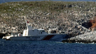 Μοντάζ των Τούρκων το βίντεο με το πλοίο να «δένει» στα Ίμια