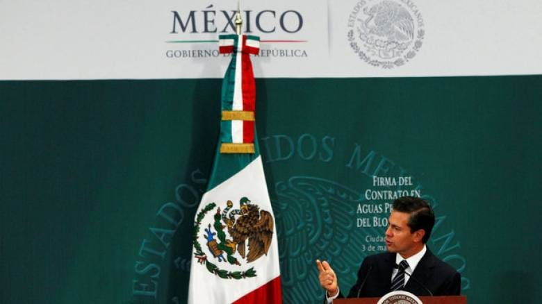 Το Μεξικό δημιουργεί κέντρα νομικής βοήθειας για μετανάστες στα προξενεία του στις ΗΠΑ