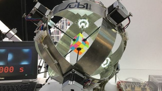 Ρομπότ έλυσε τον κύβο του Ρούμπικ σε 0.637 δευτερόλεπτα (vid)
