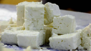 Καταγγελία Περιφερειάρχη: Λευκά τυριά έφεραν την ονομασία «φέτα» σε Διεθνή Έκθεση