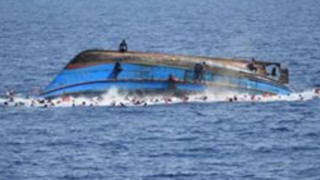 Πλοιάριο με πρόσφυγες δέχθηκε επιθεση στην Υεμένη - Νεκροί 40 Σομαλοί