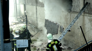Λάρισα: Πυρκαγιά ξέσπασε σε εργοστάσιο στον Τύρναβο