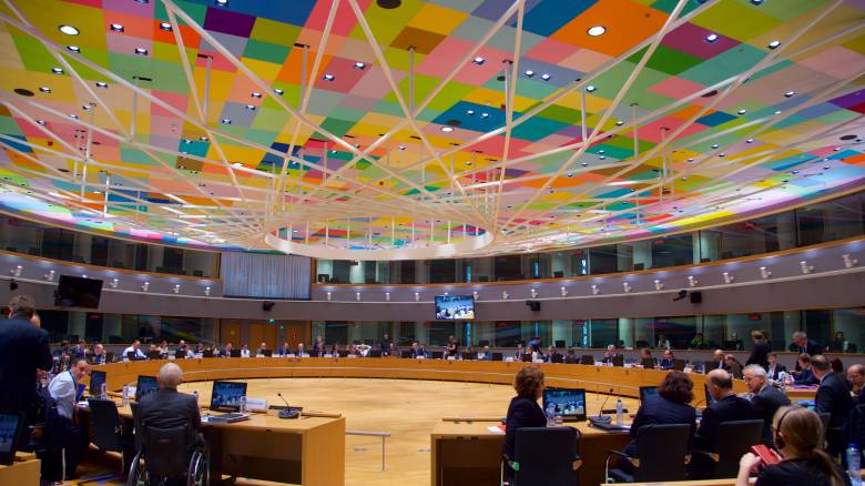 Αξιωματούχος Ευρωζώνης: Κλείστε γρήγορα την αξιολόγηση