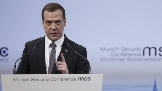 Μενβέντεφ: «Ανοησίες» τα όσα καταλογίζουν στην ρωσική κυβέρνηση περί διαφθοράς