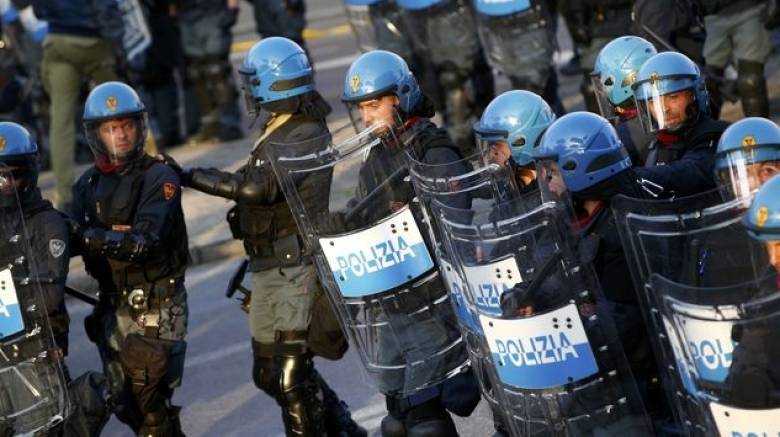 Ιταλία: Συγκρούσεις αστυνομικών με διαδηλωτές στο περιθώριο της G7