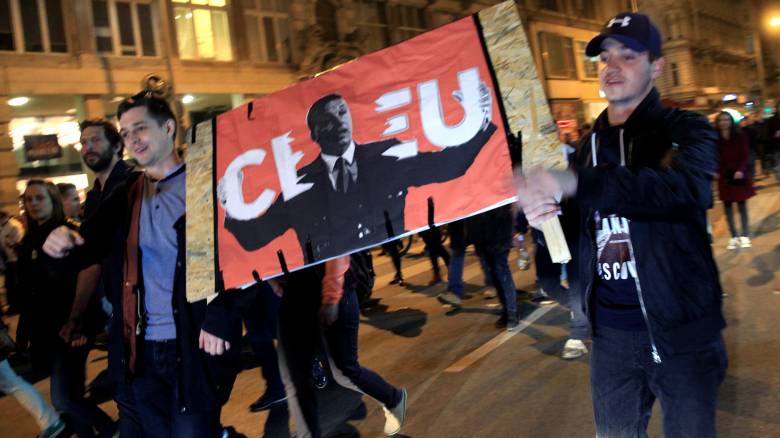 Ουγγαρία: Αυστηρό μήνυμα από τον Ορμπάν εν μέσω διαδηλώσεων (pics)