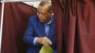 Σύμβουλος Ερντογάν: Ενδεχόμενο δεύτερου δημοψηφίσματος σε περίπτωση επικράτησης του «Όχι»