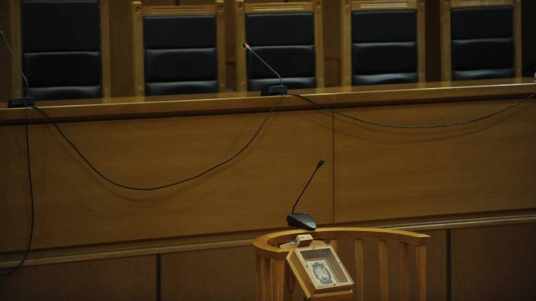 Θεσσαλονίκη: Στο δικαστήριο πέντε άτομα για την εξαφάνιση μεγάλης ποσότητας τσιγάρων