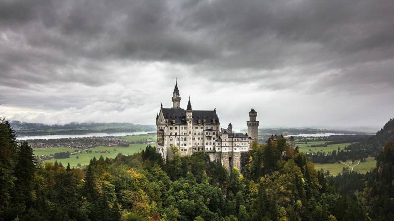 Neuschwanstein: Το κάστρο του «τρελού βασιλιά» που ενέπνευσε τον Walt Disney (Pic+Vid)