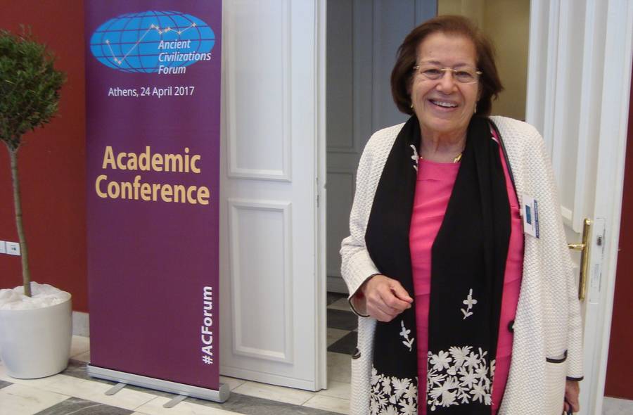Faiza Heikal- Καθηγήτρια Αιγυπτιολογίας στο  Αμερικανικό Πανεπιστήμιο του Καϊρου