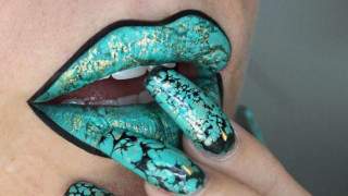 Χείλη από «μάρμαρο»: Το μακιγιάζ που έγινε viral στο Instagram (Pics)