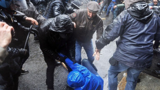 Πρωτομαγιά: Συγκρούσεις της αστυνομίας με διαδηλωτές στο Τορίνο