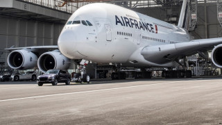 Γιατί μια Porsche Cayenne να τραβήξει ένα Airbus A380, 285 τόνων;