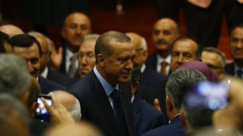 Ο Ερντογάν ξανά στο «τιμόνι» του AKP