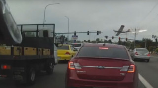 Συγκλονιστικό βίντεο από την πτώση αεροσκάφους