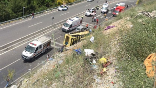 Τουρκία: 17 νεκροί από ανατροπή τουριστικού λεωφορείου (pics)
