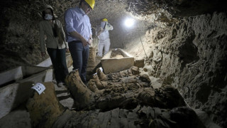 Αίγυπτος: Νεκρόπολη με τουλάχιστον 17 άθικτες μούμιες ανακάλυψαν οι αρχαιολόγοι (pics)
