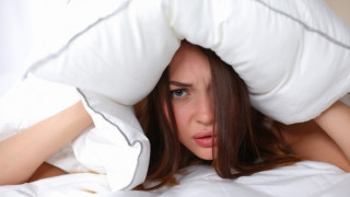 Το άγχος δεν σας αφήνει να κοιμηθείτε; 8 tips για την αϋπνία