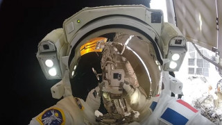 Το Σύμπαν στο «πιάτο» σας: Αστροναύτες μας χάρισαν έναν υπέροχο διαστημικό «περίπατο» (Vid)