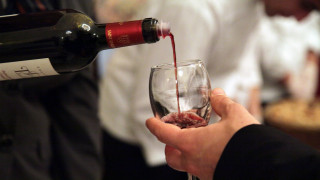 Αποστόλου: Κατάργηση του Ειδικού Φόρου Κατανάλωσης στο κρασί εντός του έτους