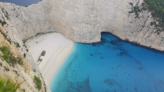 Τουρίστρια βρήκε τραγικό τέλος στην παραλία του «Ναυαγίου» προσπαθώντας να βγάλει φωτογραφίες