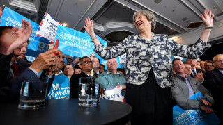 Εκλογές Βρετανία: 12 μονάδες μπροστά η Μέι σε νέα δημοσκόπηση